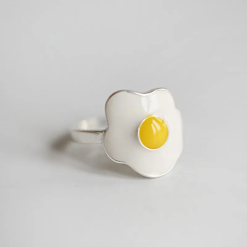 Egg Me (925 Sterling Silver ring)