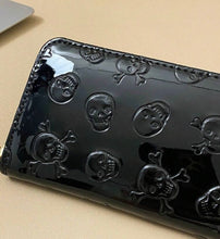 Load image into Gallery viewer, Skull Purse
