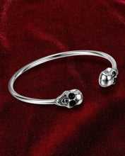 Load image into Gallery viewer, Skully
